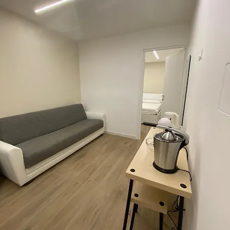 Amare House בארי